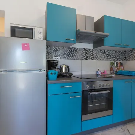Hundefreundliches Mit Bbq, Privatem Balkon Und Nur 700 Meter Zum Apartament Crikvenica