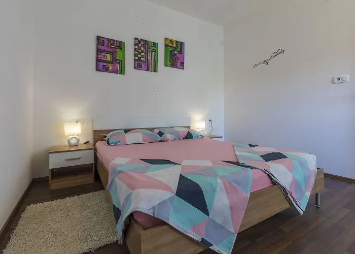 Hundefreundliches Mit Bbq, Privatem Balkon Und Nur 700 Meter Zum Crikvenica
