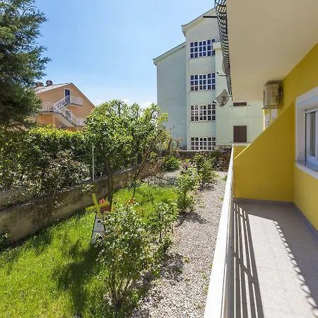 Hundefreundliches Mit Bbq, Privatem Balkon Und Nur 700 Meter Zum * Crikvenica