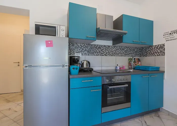 Hundefreundliches Mit Bbq, Privatem Balkon Und Nur 700 Meter Zum Apartman Crikvenica