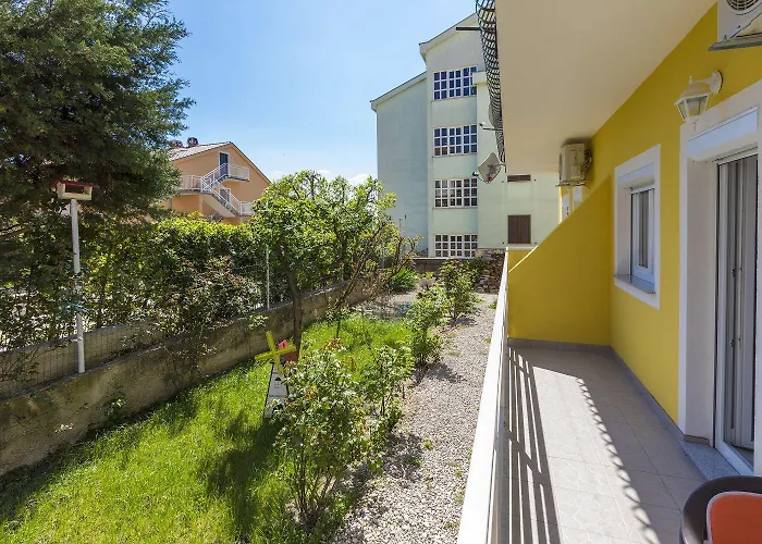 Hundefreundliches Mit Bbq, Privatem Balkon Und Nur 700 Meter Zum * Crikvenica
